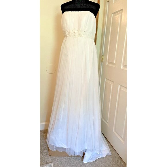 New Davids bridal wedding dress sz 16 Strapless Tule ballgown chapel train white